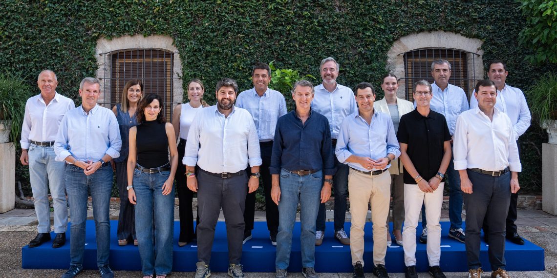 Carlos Mazón asiste al encuentro entre Alberto Núñez Feijóo y presidentes autonómicos