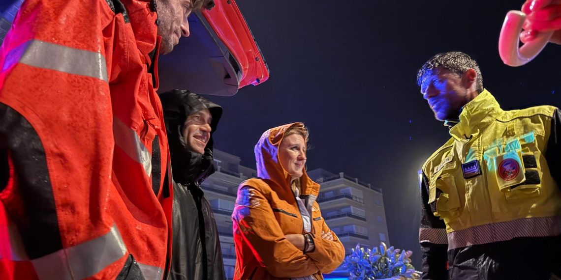 Más de 370 efectivos municipales trabajan en servicios relacionados con la alerta roja por lluvias en Valencia