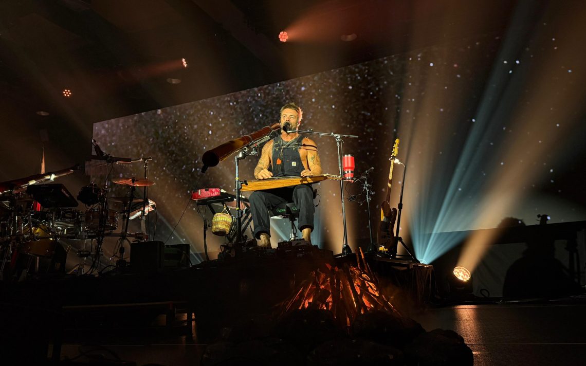 Xavier Rudd Smoking Xavier Rudd conquista el Roig Arena