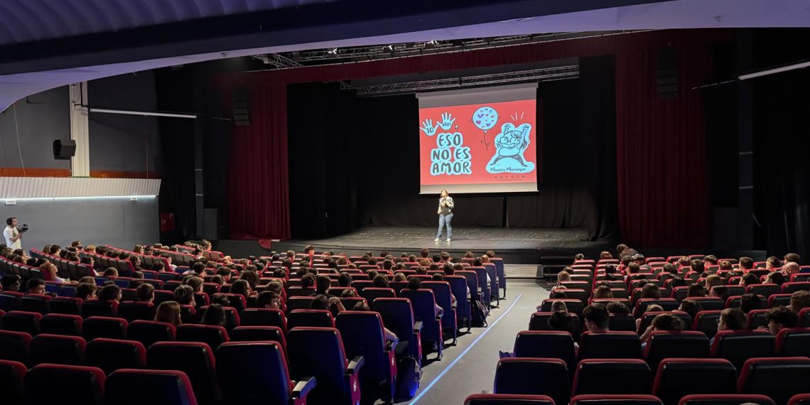 Sueca ofrece al alumnado de 4º de ESO un taller para detectar la violencia de género de manera preventiva