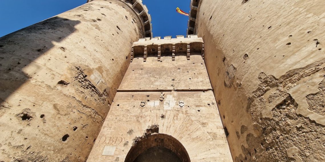 Arrancan los trabajos de limpieza, conservación y mantenimiento de las Torres de Quart