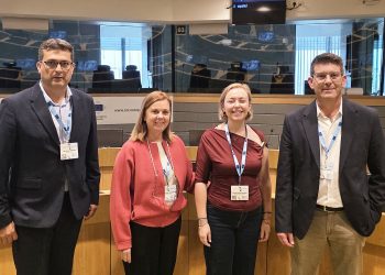 Las vicepresidentas Natàlia Enguix y Reme Mazzolari durante su intervención en el Comité de las Regiones, en Bruselas.