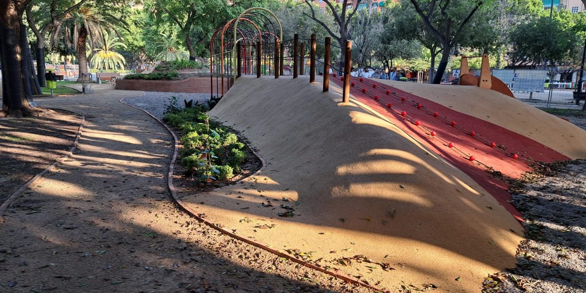 Valencia amplía el área infantil del jardín de Enrique Granados en Patraix