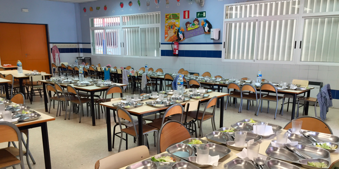 El Ayuntamiento incrementa en 1,6 millones las ayudas al comedor escolar para el curso en marcha