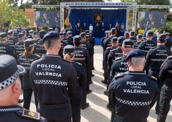 La Policía Local de Valencia condecorará, en el día de su patrón, a los agentes que participaron en rescates extremos durante la dana
