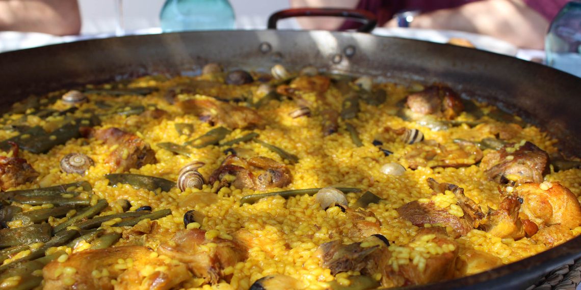 Valencia y la Federación de Hostelería impulsan la promoción gastronómica sostenible en Pobles del Sud