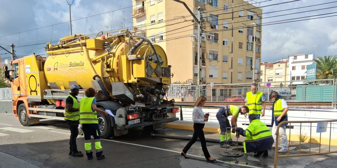 Carlet inicia la reparación de la red de alcantarillado tras las inundaciones
