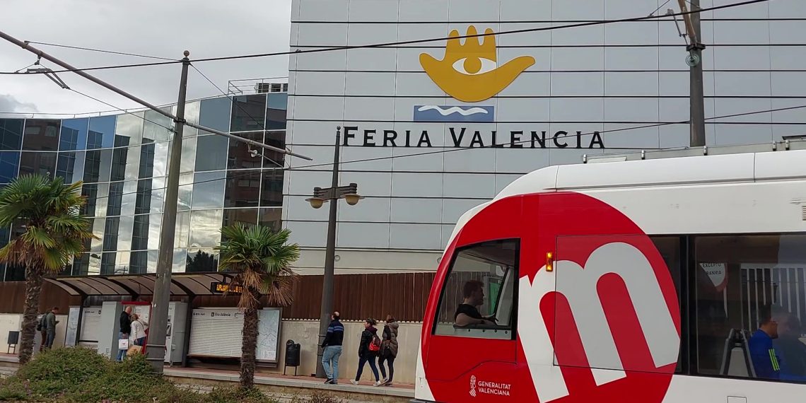 FGV activa servicios especiales de tranvía a Feria Valencia con motivo de los eventos de octubre