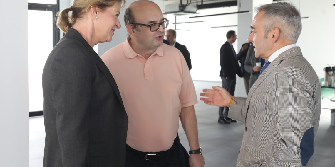 Ana Serna en Alicante defendiendo el trasvase Tajo-Segura con representantes de Murcia, Andalucía y la Generalitat Valenciana.