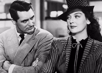 Cary Grant y Rosalind Russell en una escena de His Girl Friday (Howard Hawks, 1940), clásico de la comedia romántica ambientado en una redacción periodística.