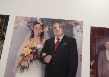 La exposición ‘Salvem les fotos UPV’ muestra la restauración de fotos familiares afectadas por la riada de 2024. Foto: CMCV