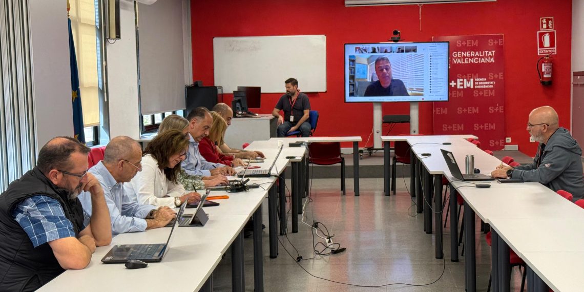 Emergencias activa la alerta roja en el litoral sur de Alicante y recomienda extremar las precauciones