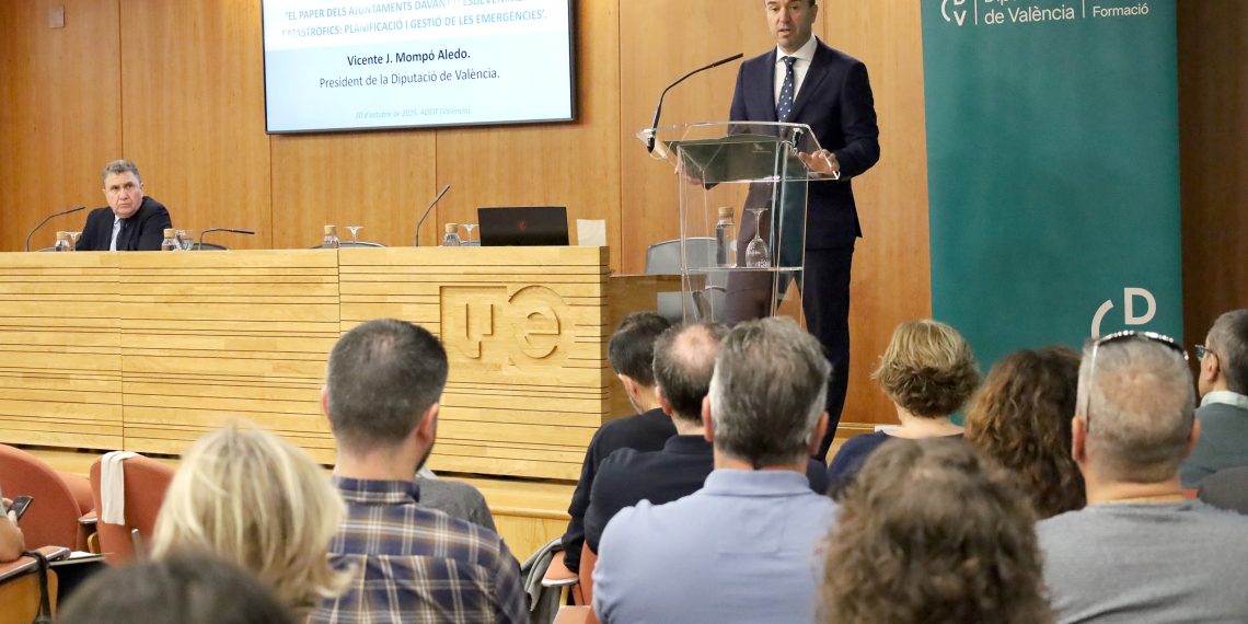 Vicent Mompó destaca la importancia de la formación frente a emergencias “como la mejor herramienta para proteger a la población”