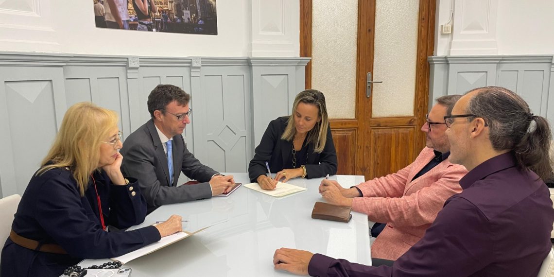 Valencia y la Federación de Hostelería impulsan la promoción gastronómica sostenible en Pobles del Sud