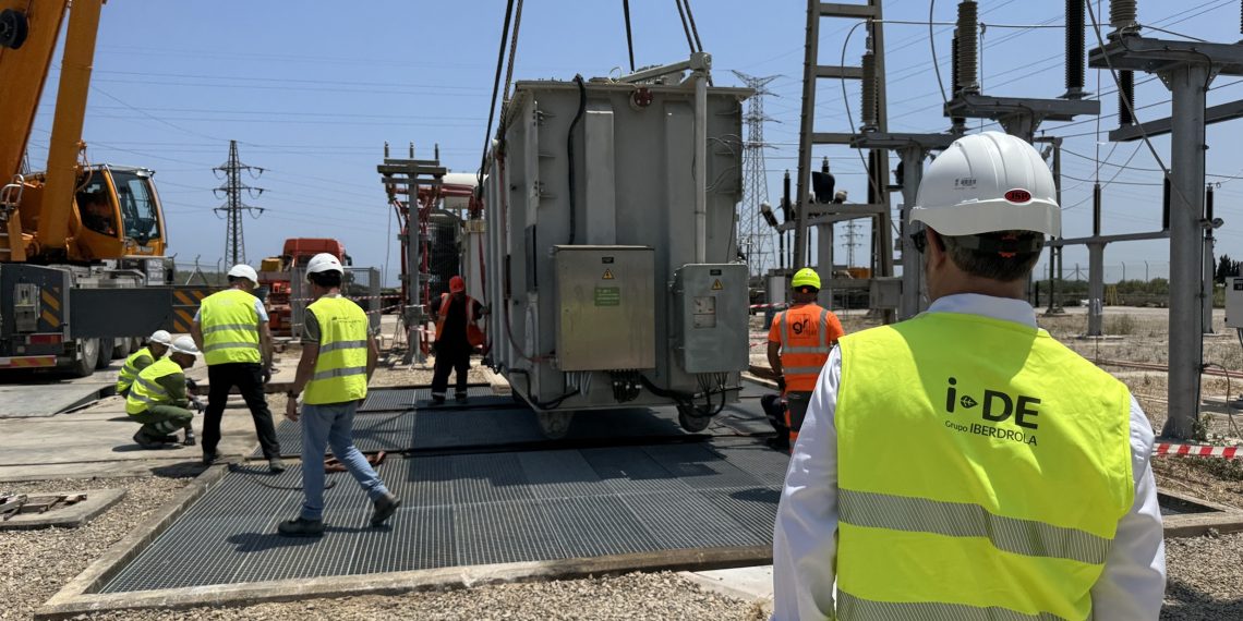 Iberdrola alcanza el 70% de ejecución del proyecto de rediseño de la red afectada por la dana