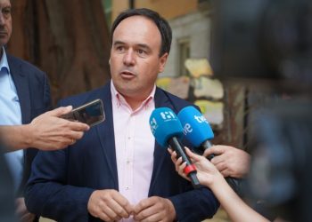 Juanfran Pérez, síndic del GPP en Les Corts, exige al Gobierno de Pedro Sánchez que pague ya las ayudas de la DANA y denuncia la politización del dolor de las víctimas.