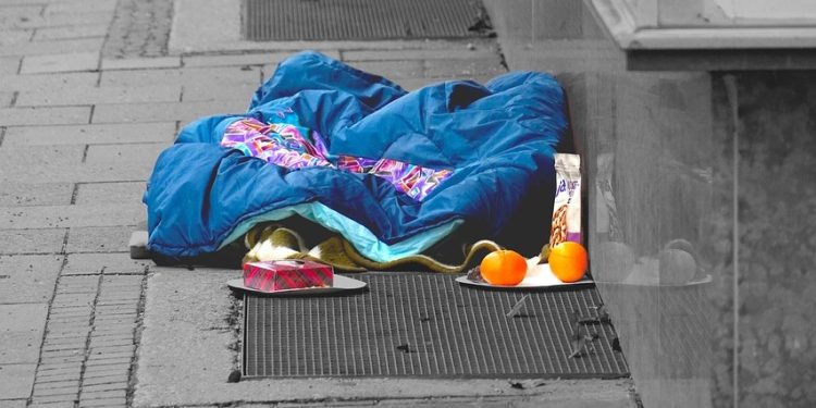 Situación de sinhogarismo en la vía pública, una realidad que la Generalitat analiza en el segundo recuento autonómico.