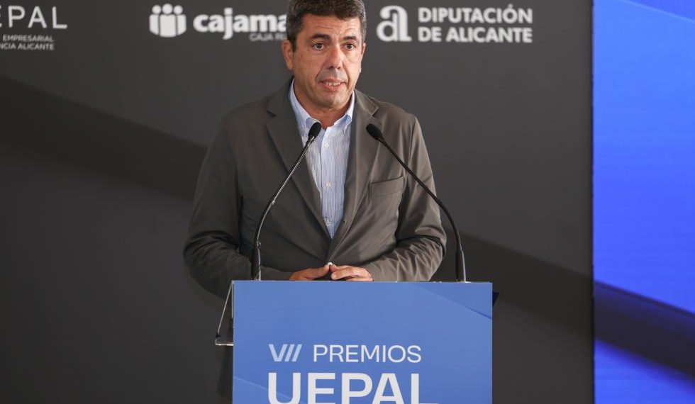 El presidente Mazón impulsa inversiones y reconoce al empresariado alicantino