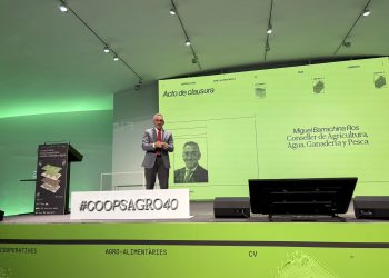 Miguel Barrachina destaca que el nuevo Registro de Entidades Asociativas Prioritarias reforzará la competitividad y la fortaleza del sector agroalimentario valenciano.