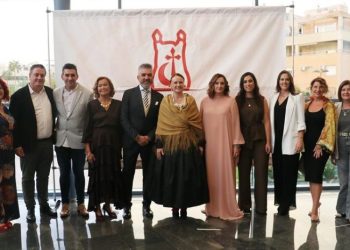 Los nuevos cargos festeros de Moros y Cristianos 2026 reciben sus insignias en L’Auditori de Torrent, dando inicio a un nuevo ciclo de las fiestas patronales.