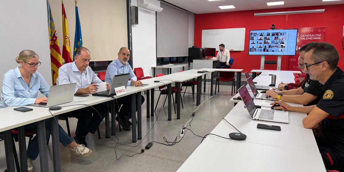 El conseller Valderrama coordina el seguimiento de las lluvias y pide máxima precaución en la Comunitat Valenciana