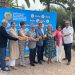 El conseller Miguel Barrachina, junto al presidente del Consejo Regulador, Cirilo Arnandis, durante la presentación de la campaña nacional del Kaki Ribera del Xúquer 2025.