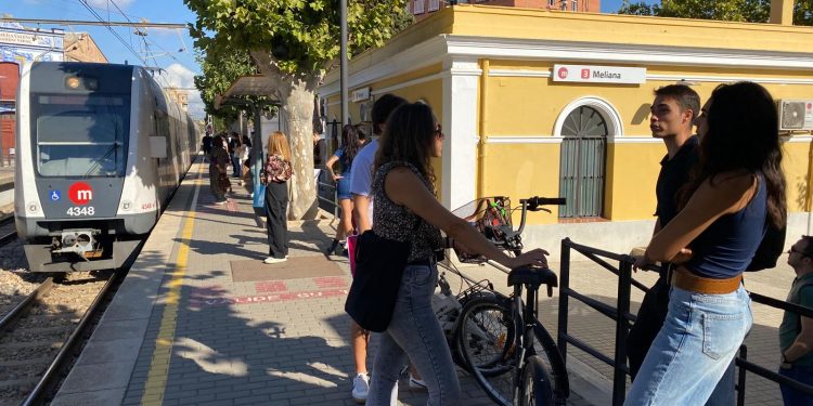 Metrovalencia regula el acceso de bicicletas con nuevas normas a partir de octubre