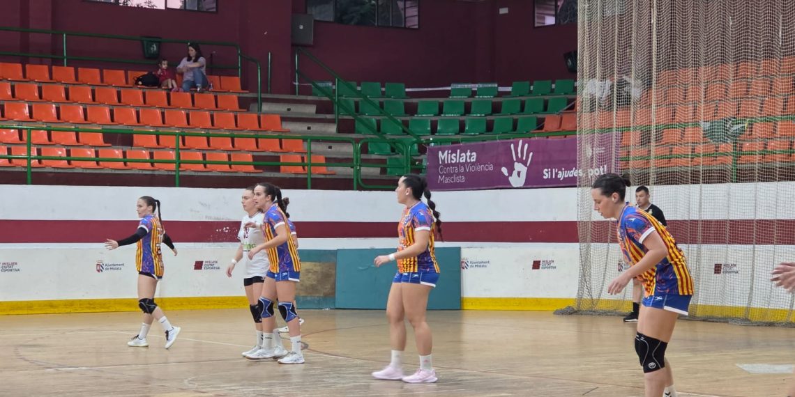 El Grupo USA Handbol Mislata se queda sin la victoria en el último suspiro ante el Lleida (25-25)