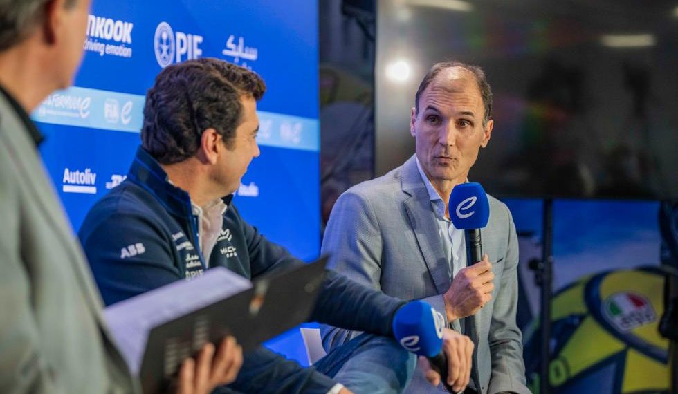 El director general de Deporte señala que el 'regreso de la Fórmula E representa la reconstrucción del Circuit”