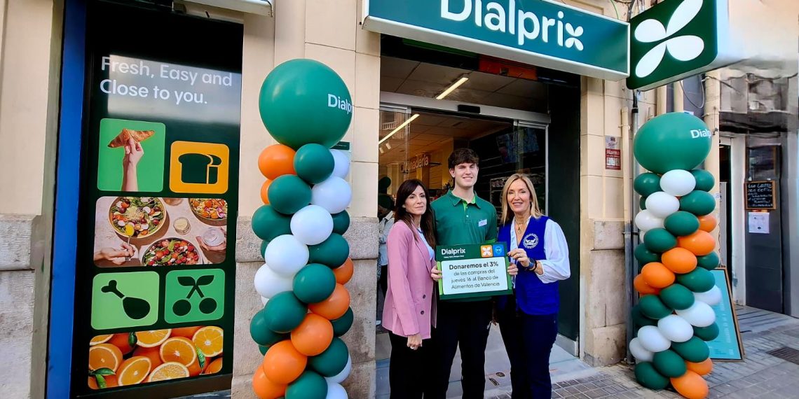 Nuevo supermercado Dialprix en la calle Castelló, en pleno centro de Valencia.