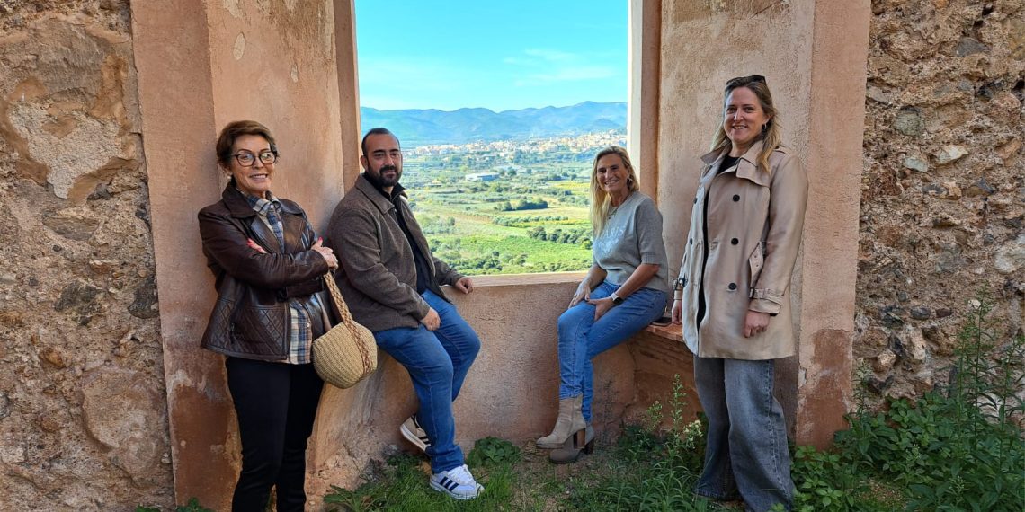 La delegada del Consell supervisa inversiones en Castellnovo y Almedíjar para reforzar servicios y dinamizar el interior