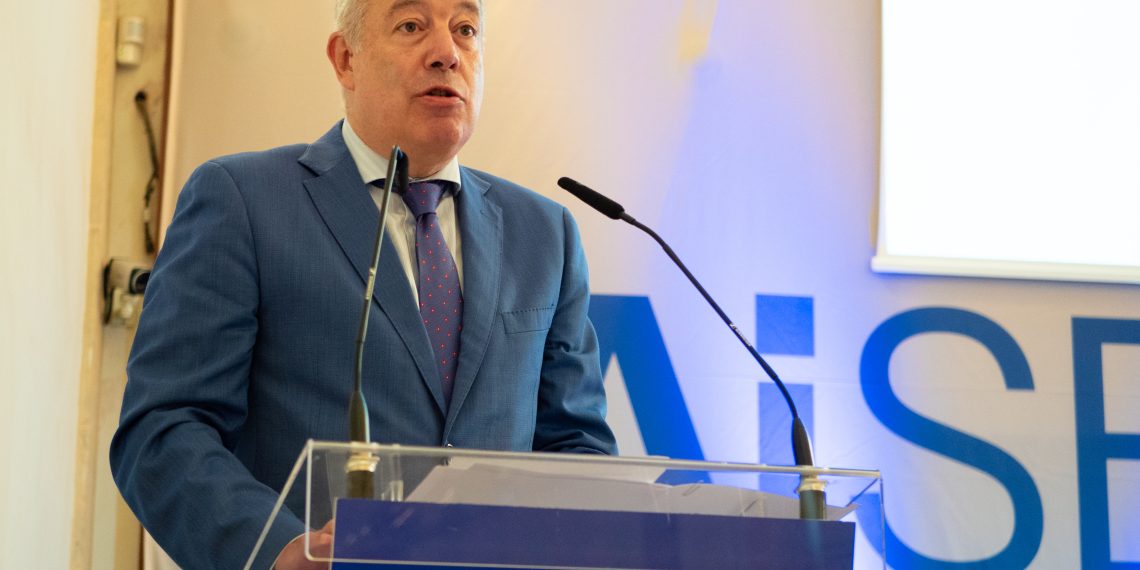 Educación participa en el lanzamiento de un proyecto internacional de inteligencia artificial que impulsa la Universitat de València