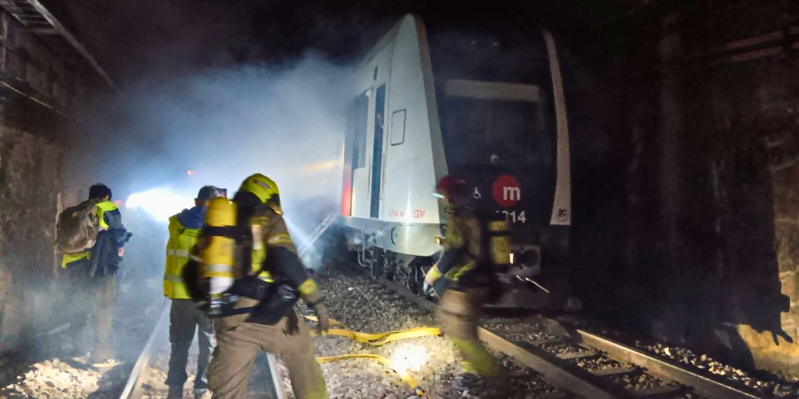 Metrovalencia evalúa su capacidad de respuesta con un simulacro de incendio en el túnel de Àngel Guimerà