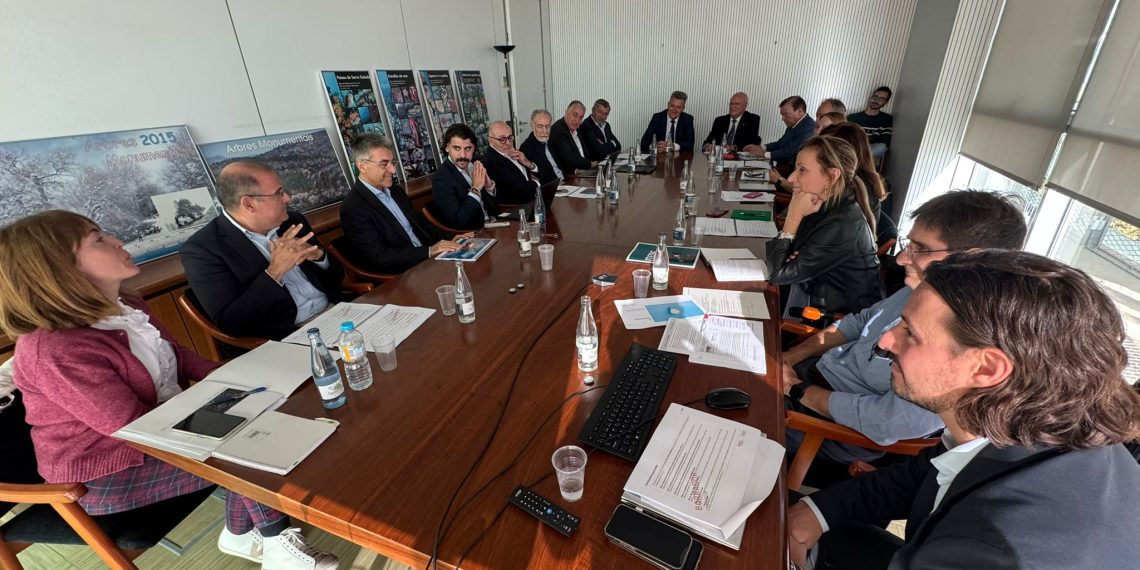 La Generalitat pacta un programa para modernizar la logística dentro del Plan Endavant