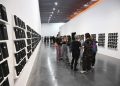 El Espai d’Art Contemporani de Castelló ofrece el concierto de Pitarcus y organiza visitas guiadas a la exposición ‘Off Voices’