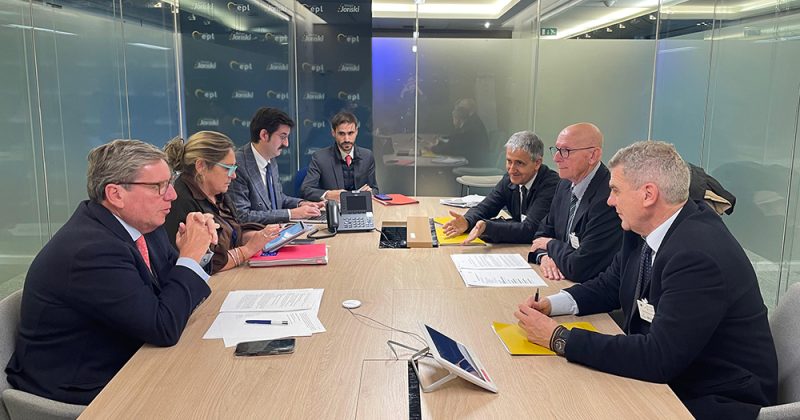 Dirigentes de AVA-ASAJA con autoridades comunitarias hoy en Bruselas