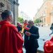 El Arzobispo Enrique Benavent durante su visita pastoral a la Catedral de Valencia, donde se reunió con el Cabildo y la Cofradía del Santo Cáliz.