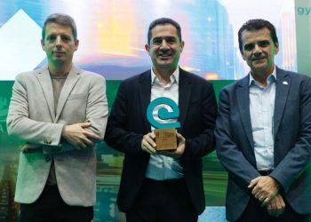 El alcalde de Alcoi recoge el Premio Cities Revolution 2025 por el liderazgo del municipio en sostenibilidad e innovación urbana.