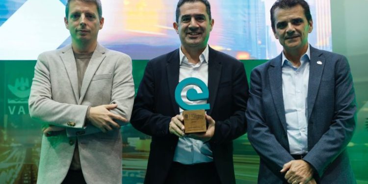 El alcalde de Alcoi recoge el Premio Cities Revolution 2025 por el liderazgo del municipio en sostenibilidad e innovación urbana.