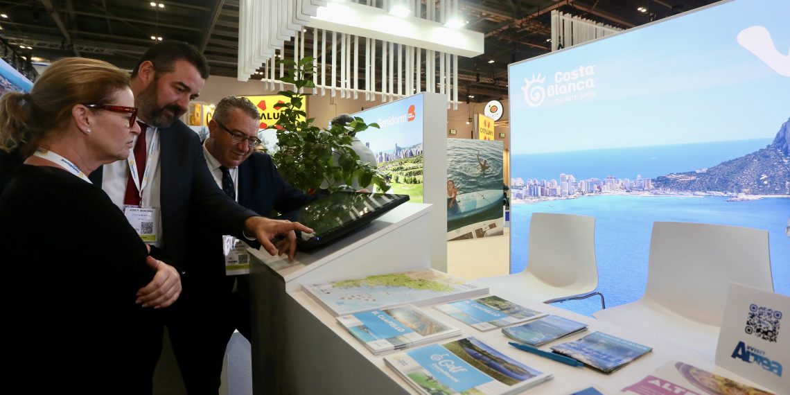 El presidente de la Diputación de Alicante, Toni Pérez, impulsa la promoción turística de la Costa Blanca en Londres.