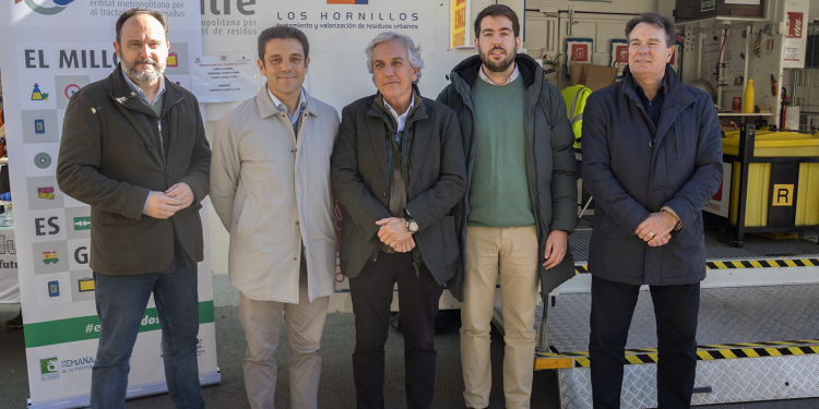 El presidente de la EMTRE, Emilio Belencoso, presenta el balance de ecoparques antes de la Semana Europea de Prevención de Residuos.