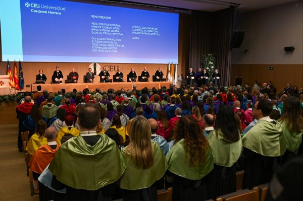 El rector Higinio Marín preside la apertura del curso 2025-2026 en la CEU UCH.