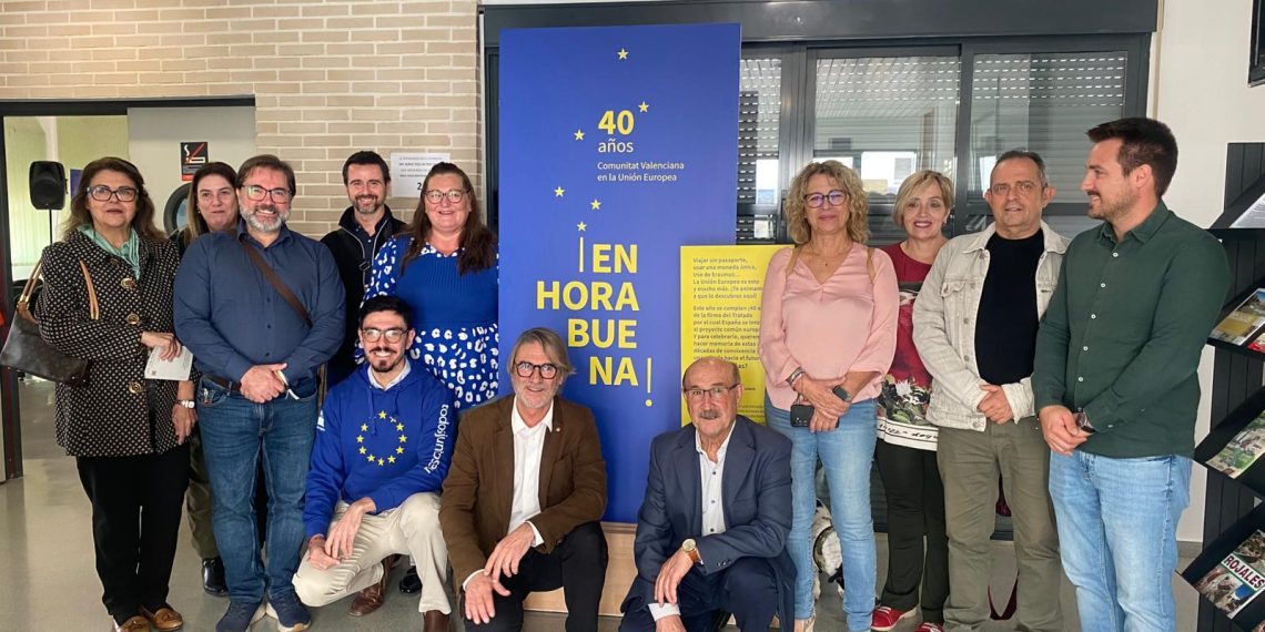 El secretario autonómico ante la UE asiste en Rojales a la inauguración de la exposición sobre el aniversario del Tratado de Adhesión