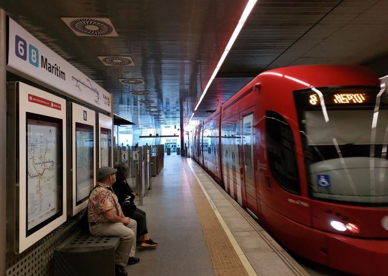 FGV interrumpe parcialmente el servicio del tranvía para renovar infraestructuras entre La Cadena y Marítim