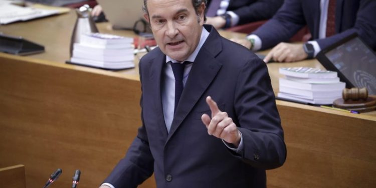 Fernando Pastor, síndic del GPP en Les Corts, durante una intervención parlamentaria. (Foto: José Cuéllar/Corts Valencianes)