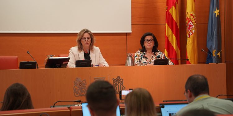 Laura Chulià aboga por el consenso y defiende la continuidad del Consell tras la dimisión de Mazón