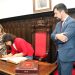La ministra de Juventud e Infancia visita Sagunto y firma en el Libro de Honor de la ciudad