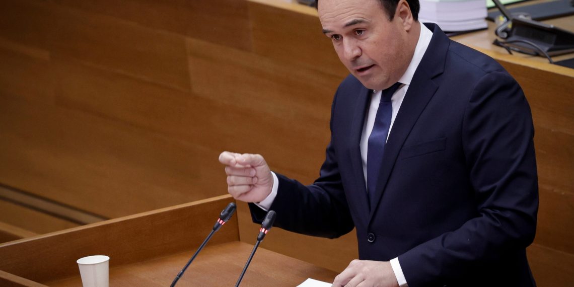 Juanfran Pérez Llorca defiende el pacto de Les Corts y promete “avanzar con el Consell del cambio y mirar al futuro” en su discurso de investidura