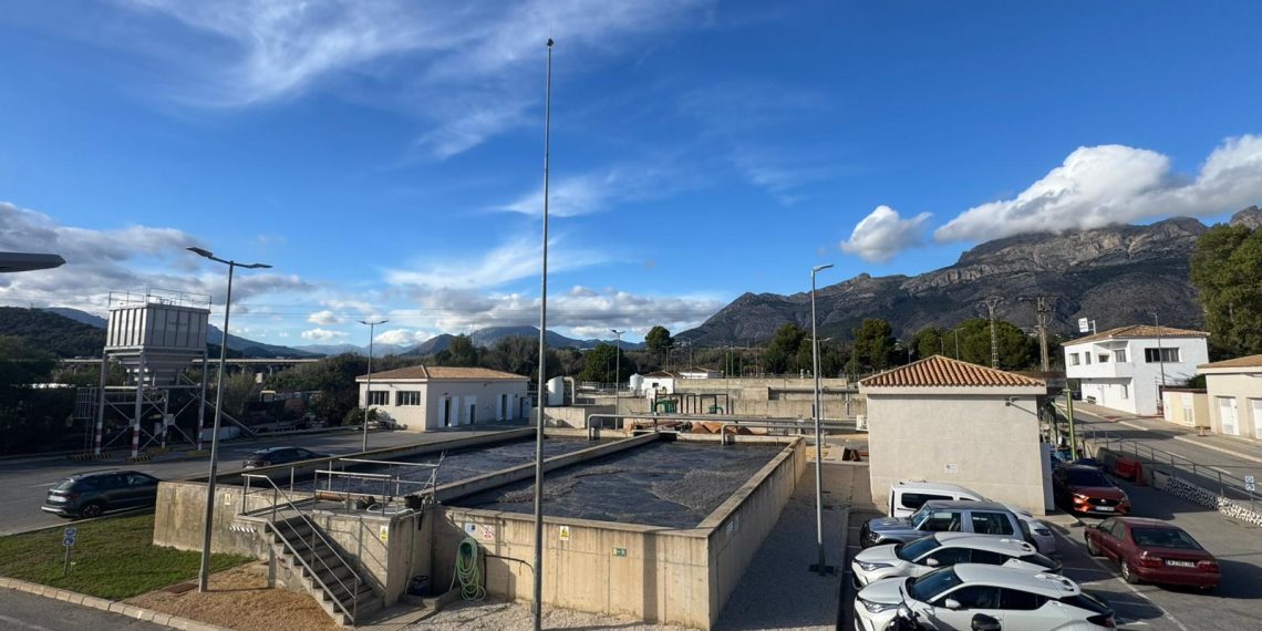 La Generalitat invierte tres millones de euros para la reutilización de agua de la depuradora de Altea para la agricultura