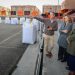 La alcaldesa Amparo Folgado y la concejala de Deportes, Mª Ángeles Lerma, durante su visita a las obras de renovación del césped del campo de fútbol Sant Gregori de Torrent.